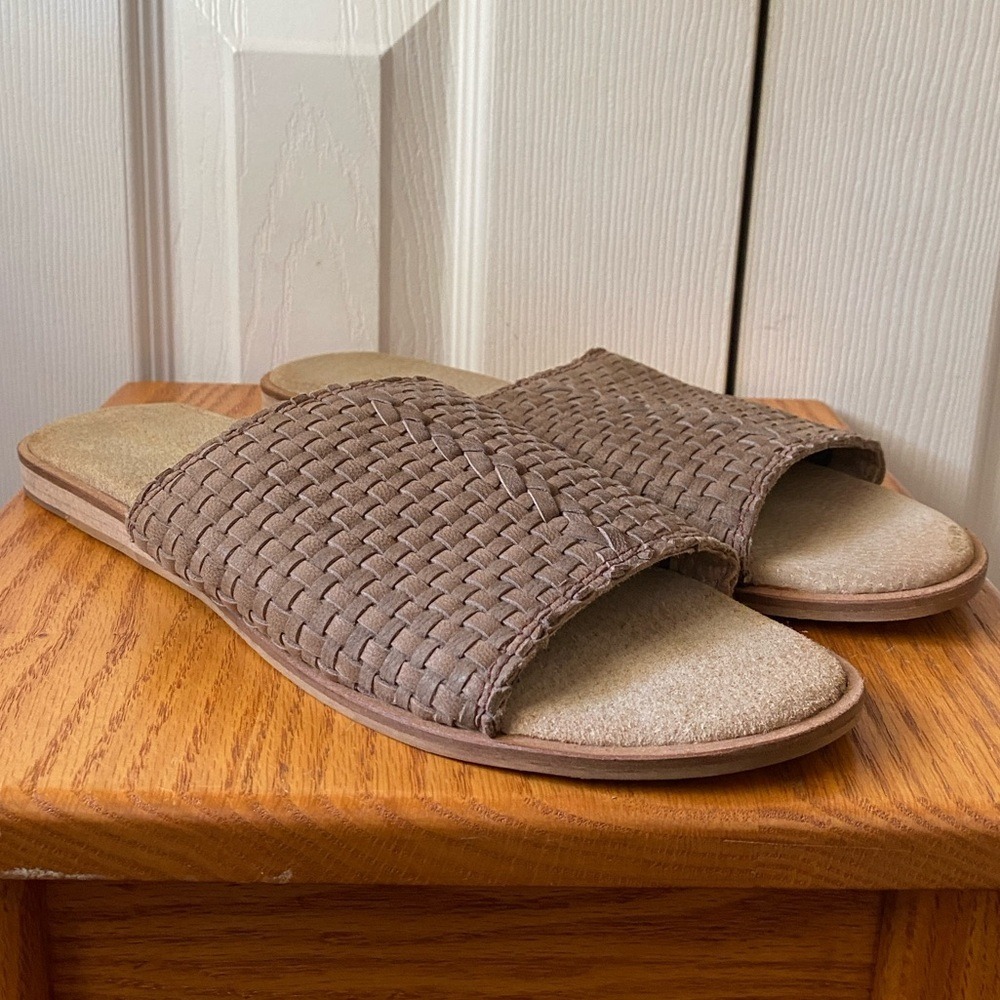 Diba True Jump Up Taupe Woven Leather Boho Slide Sandals 10M